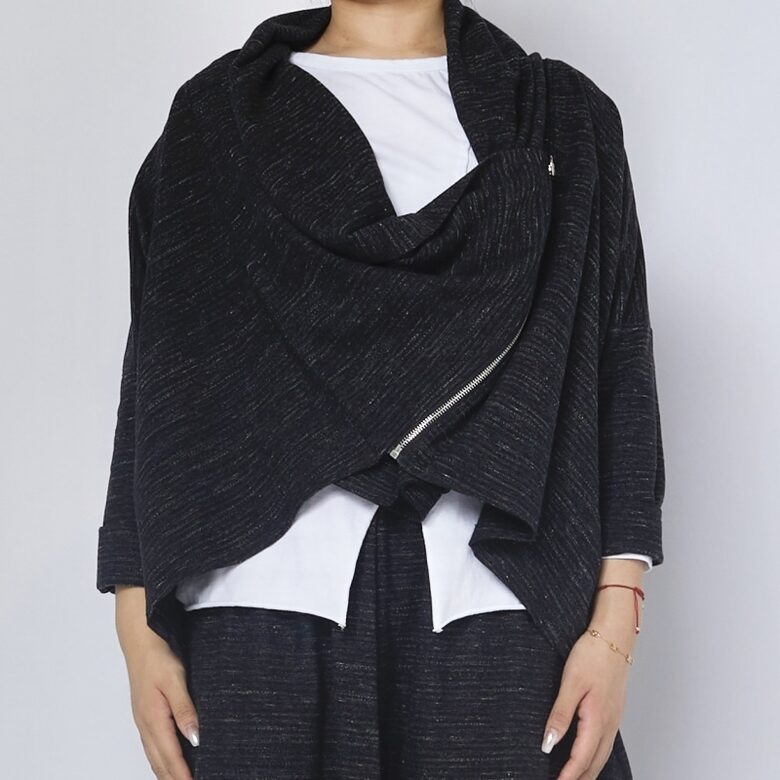 Asimetrisks kardigāns ar rāvējslēdzēju