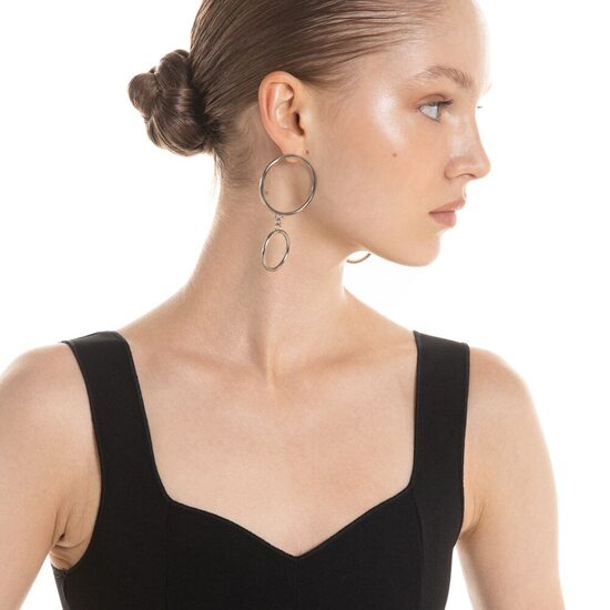 Sieviešu auskari ar metāla apļiem