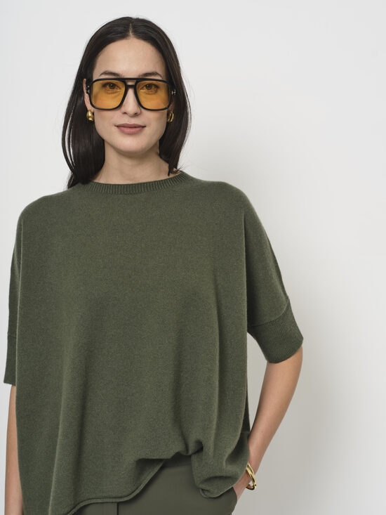 Pončo stilā vilnas džemperis 