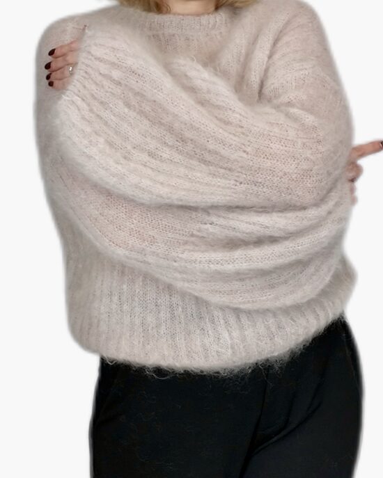 Mohēra džemperis ar piedurkni "tulpe" 