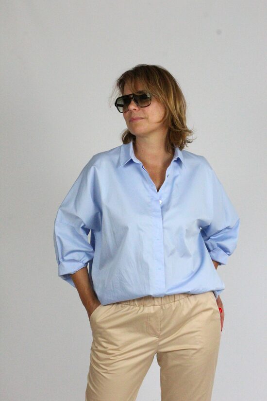 Gaiši zila kokvilnas blūze / B0119