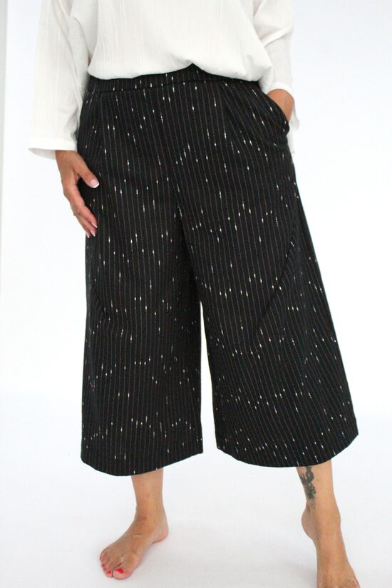 Svītrainas melnas bikses / WT824067