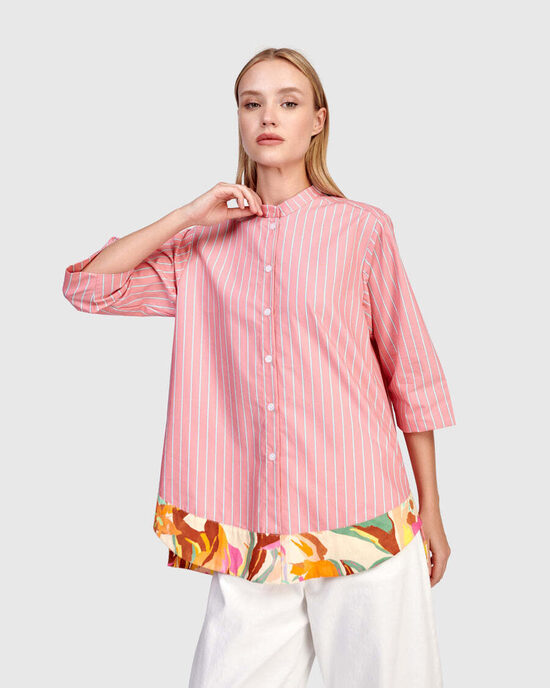 Rozā svītrains sieviešu krekls ar ziedu printu