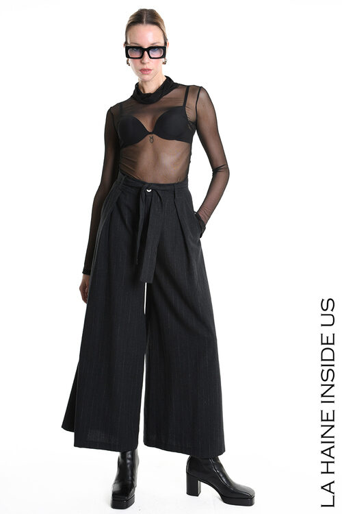 Platas melnas bikses ar jostu