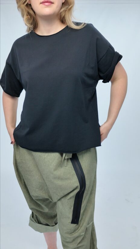 Melns sieviešu tops no biezās kokvilnas